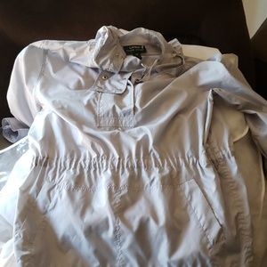 Light weight wind breaker